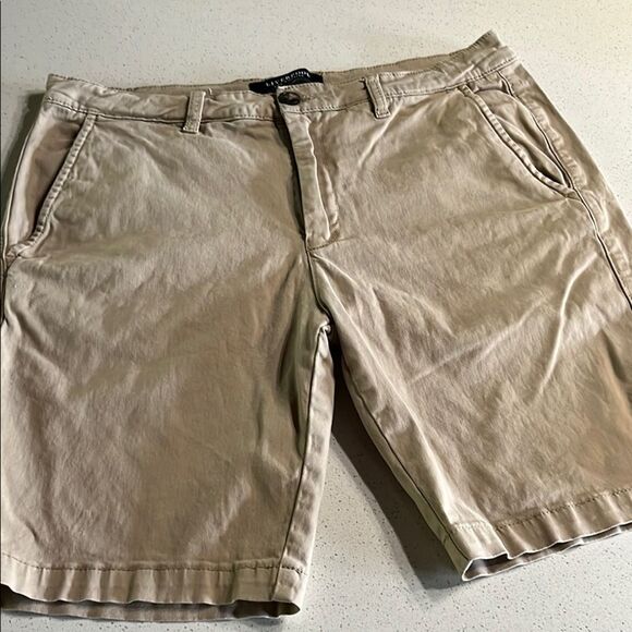 Liverpool Tan Khaki Flat Front Shorts Size 34/9 - Picture 1 of 7